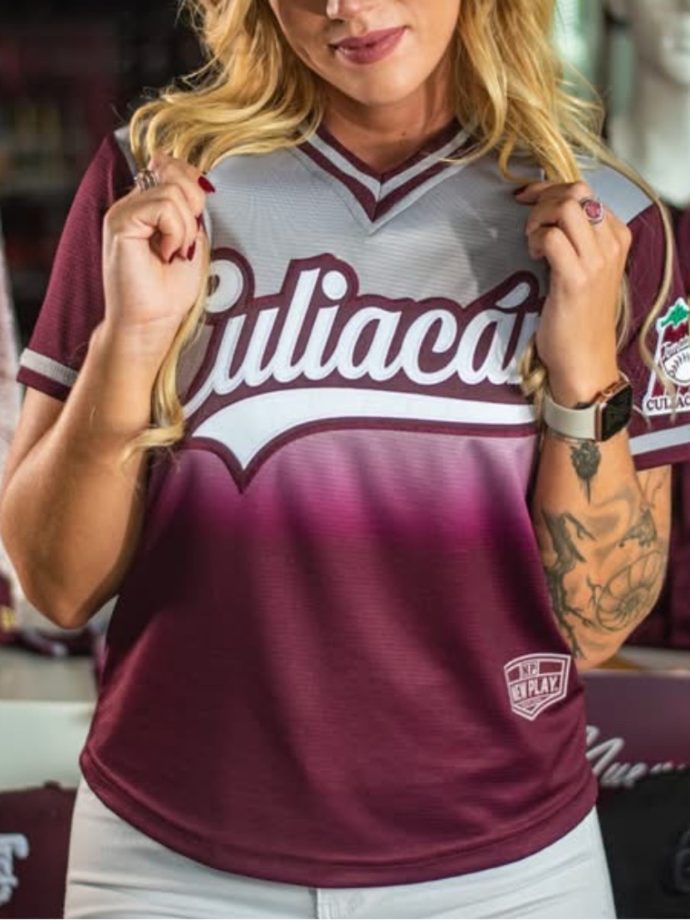 Women's medium tomateros culiacan Maroon V-Neck Baseball Jersey Top medium
